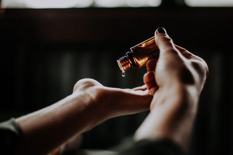 10 Best Essential Oils for Meditation and Ritual